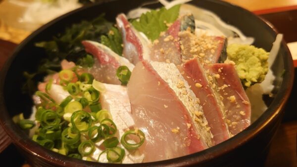 大衆食堂スタンド げきの海鮮丼